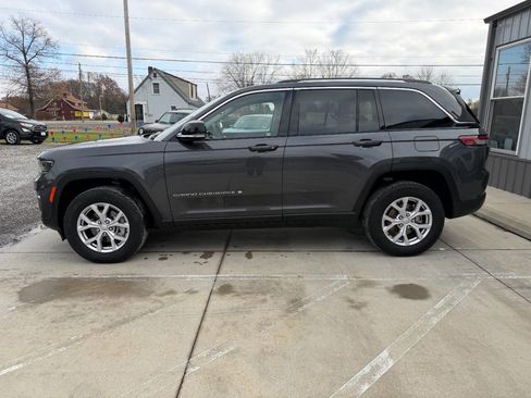 Used 2022 Jeep Grand Cherokee Limited image 7