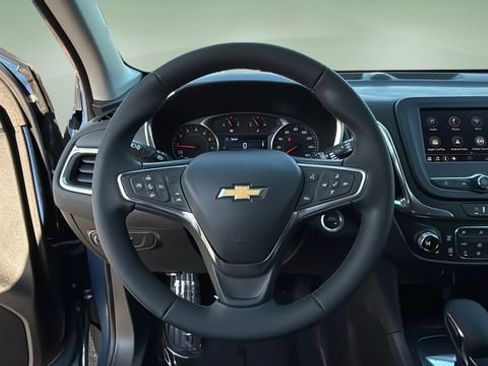 Used 2024 Chevrolet Equinox LT FWD image 11
