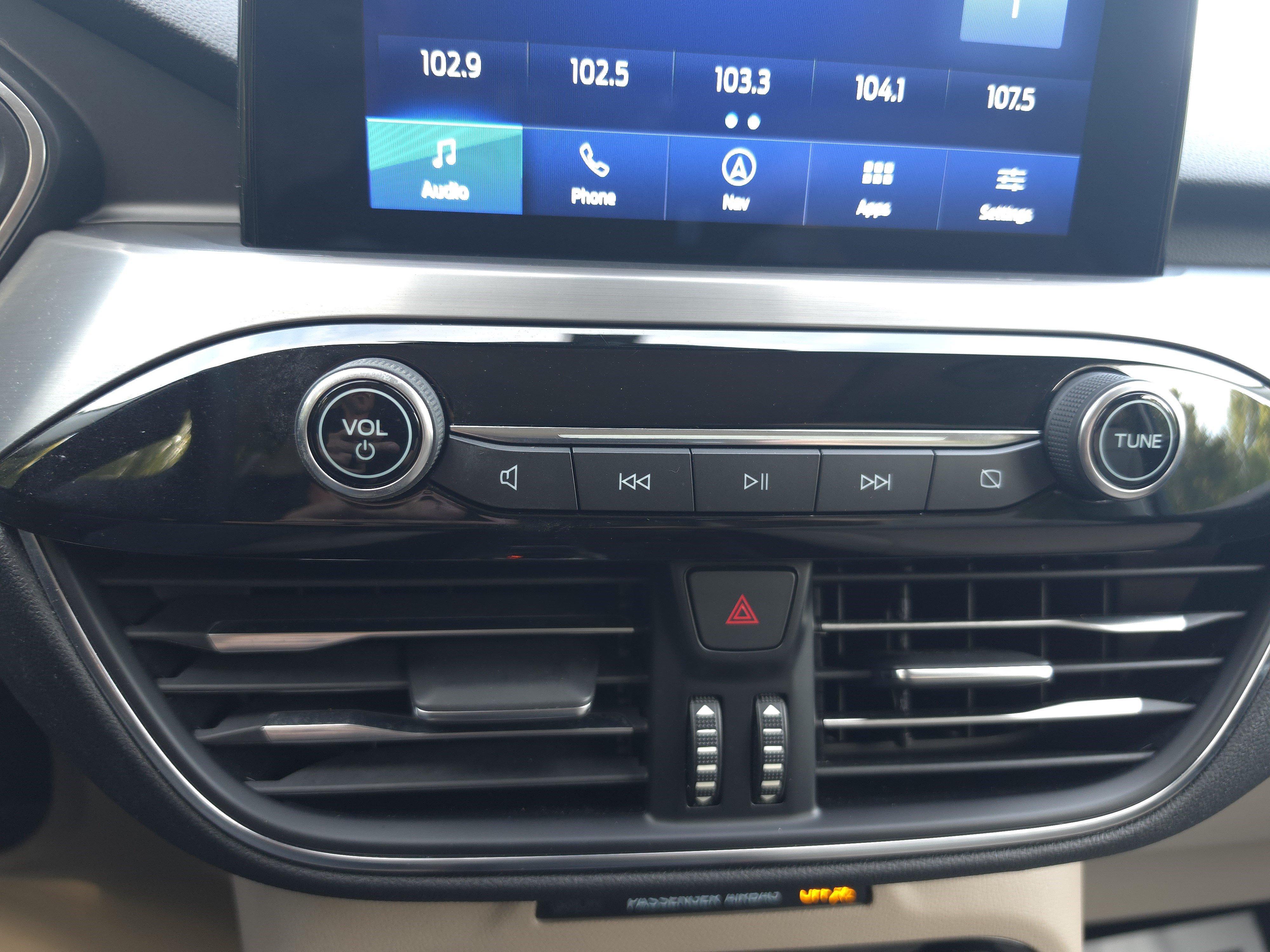 Used 2021 Ford Escape Titanium AWD/4WD image 23