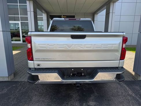 Used 2021 Chevrolet Silverado 1500 LT AWD/4WD image 3