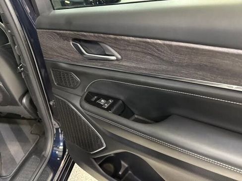 Used 2023 Jeep Grand Cherokee L Overland AWD/4WD image 68