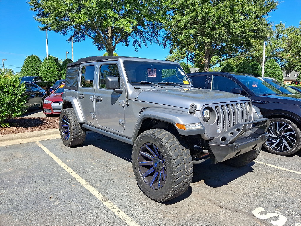 Used 2019 Jeep Wrangler Unlimited Sahara AWD/4WD image 2