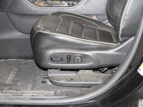 Used 2017 GMC Acadia Denali image 14