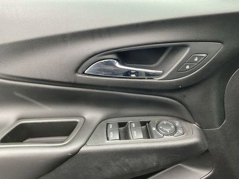 Used 2020 Chevrolet Equinox LT w/ Driver Convenience Package image 13