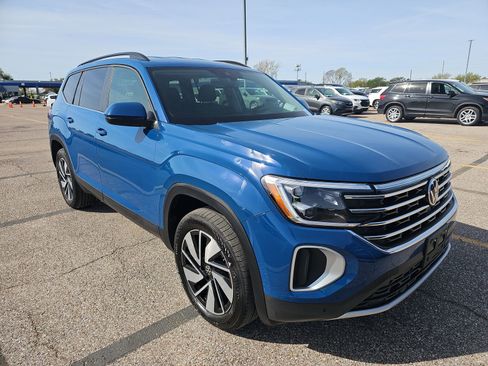 Used 2026 Volkswagen Atlas SE image 4