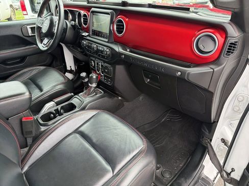 Used 2018 Jeep Wrangler Unlimited Rubicon image 32