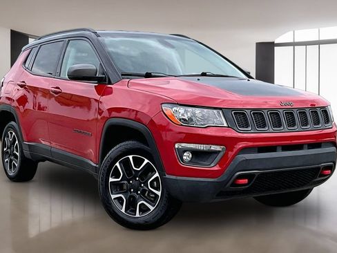 Used 2020 Jeep Compass Trailhawk AWD/4WD image 11