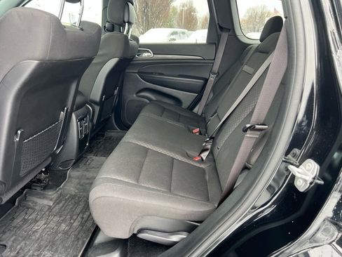 Used 2021 Jeep Grand Cherokee Laredo AWD/4WD image 23