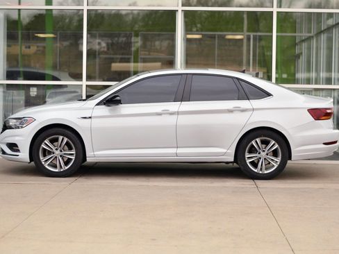 Used 2019 Volkswagen Jetta R-Line image 4