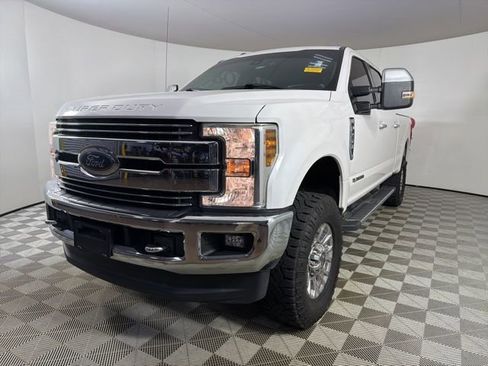 Used 2018 Ford F250 Lariat w/ Lariat Ultimate Package image 4