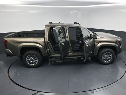 New 2026 Toyota Tacoma Limited AWD/4WD image 23