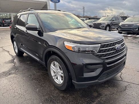 Used 2023 Ford Explorer XLT image 9