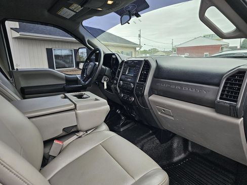 Used 2017 Ford F250 XL w/ Power Equipment Group AWD/4WD image 23