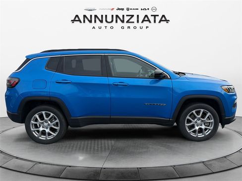 Used 2023 Jeep Compass Latitude w/ Sun and Sound Group image 6