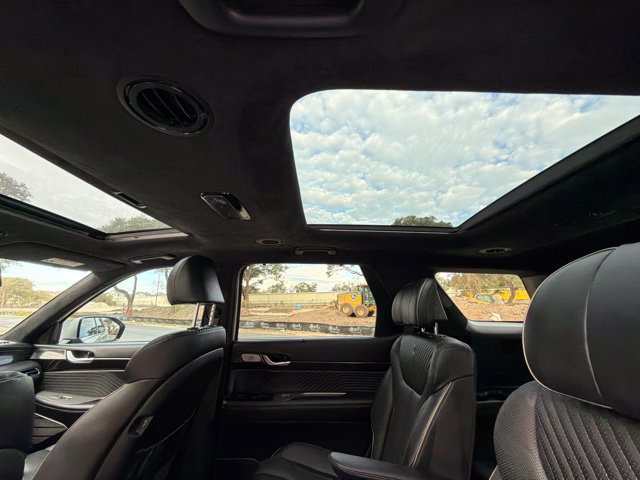Used 2025 Hyundai Palisade Calligraphy FWD image 13