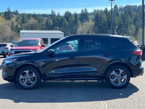 Used 2023 Ford Escape ST-Line AWD/4WD image 10