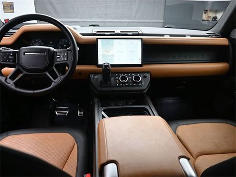 Used 2024 Land Rover Defender 130 X image 9