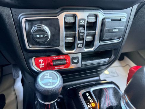 Used 2019 Jeep Wrangler Unlimited Rubicon w/ Cold Weather Group image 40