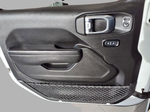 Used 2023 Jeep Gladiator Sport image 15