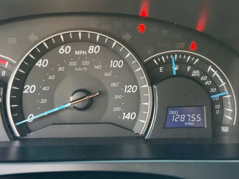 Used 2015 Toyota Camry LE FWD image 35