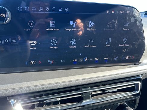 Used 2024 Chevrolet Traverse LT w/ LPO, Floor Liner Package image 19