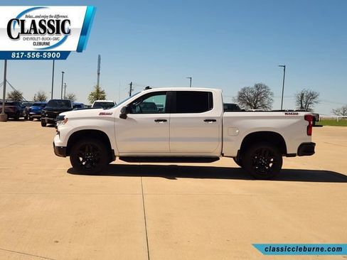 Used 2025 Chevrolet Silverado 1500 LT Trail Boss w/ Convenience Package II image 7