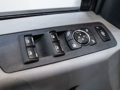 Used 2020 Ford F350 XLT w/ XLT Premium Package image 21