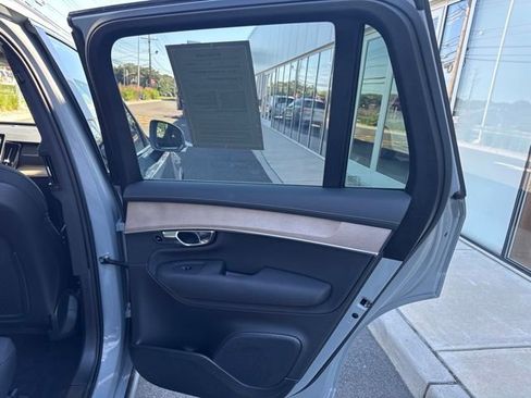 Certified 2025 Volvo XC90 B6 Plus AWD/4WD image 12