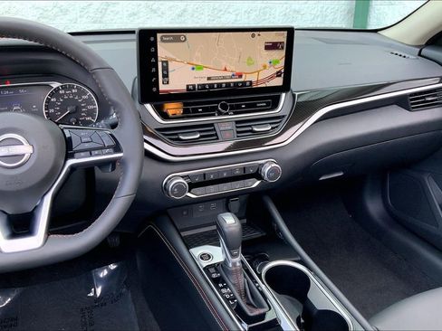 Certified 2024 Nissan Altima 2.5 SR w/ SR Premium Package image 5