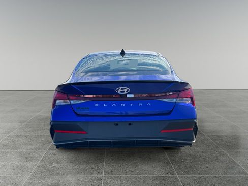 New 2025 Hyundai Elantra Sport image 4