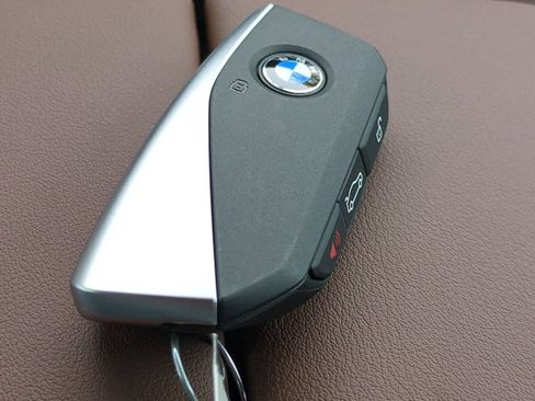 New 2026 BMW X5 xDrive40i w/ M Sport Package AWD/4WD image 29