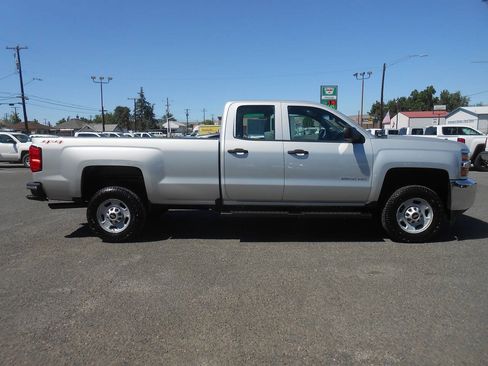 Used 2017 Chevrolet Silverado 2500 W/T AWD/4WD image 2