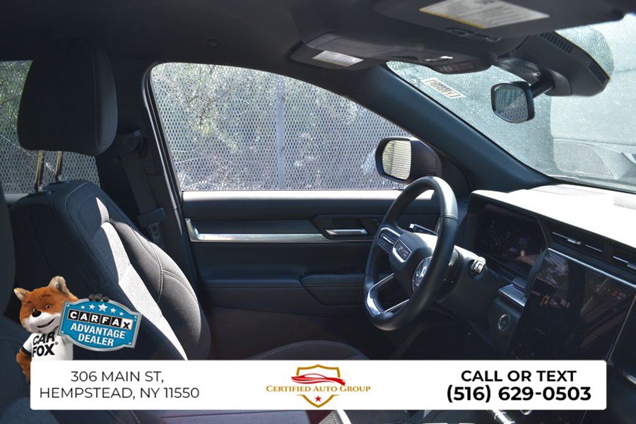 Used 2025 GMC Terrain Elevation AWD/4WD image 17