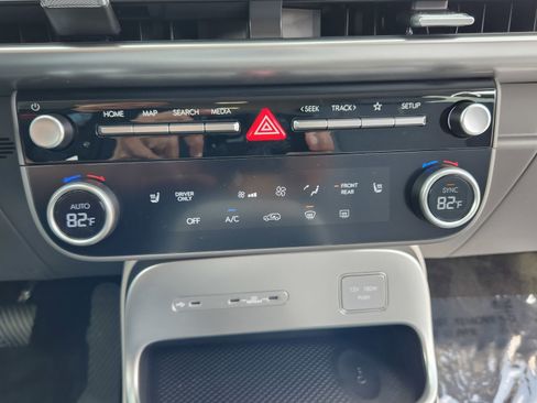 New 2026 Hyundai Ioniq 9 SE image 22