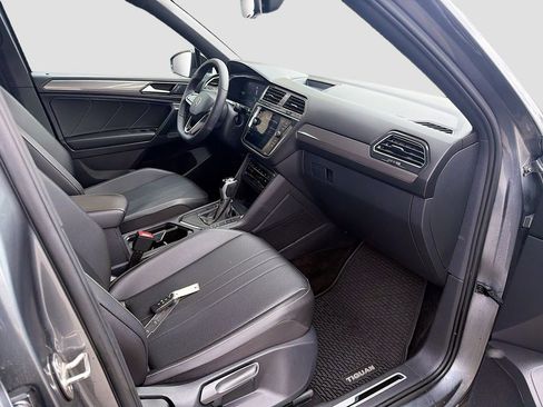 Used 2022 Volkswagen Tiguan SE R-Line image 14