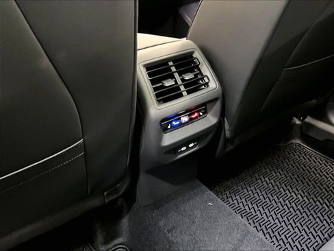 New 2026 Volkswagen Tiguan SEL R-Line AWD/4WD image 16