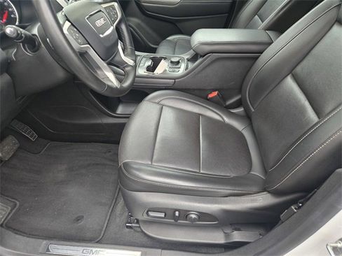 Used 2023 GMC Acadia SLT image 21