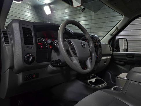 Used 2017 Nissan NV 3500 SL w/ Technology Package image 15
