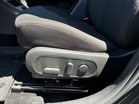 Used 2025 Hyundai Kona SEL FWD image 23