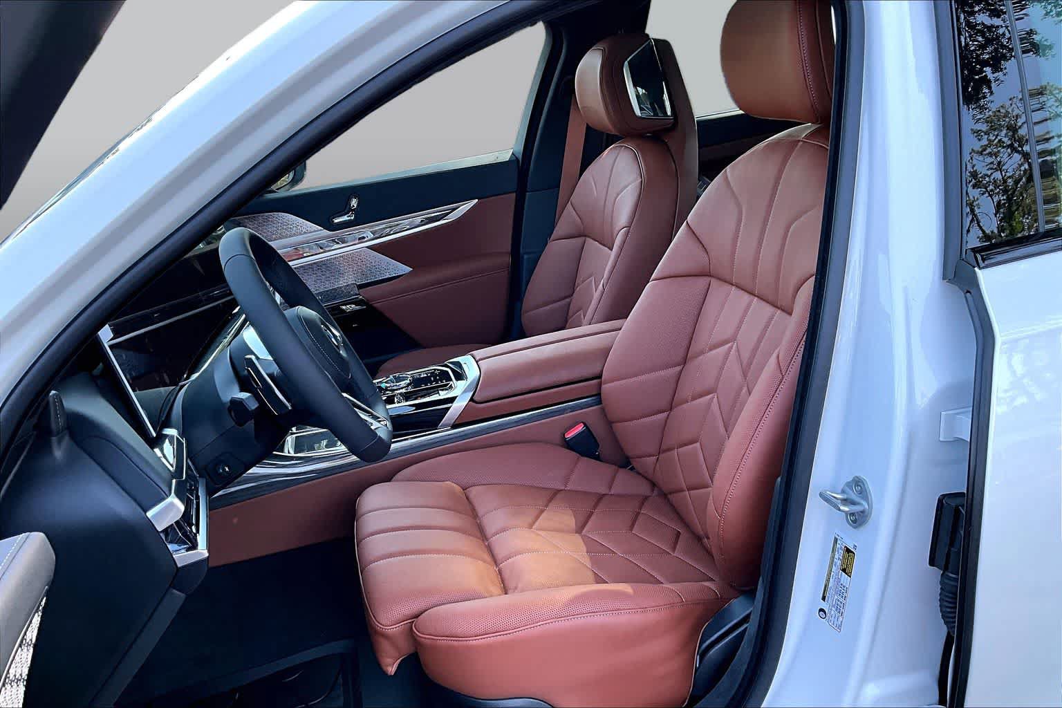 New 2026 BMW 740i RWD image 9