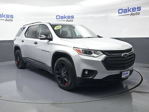 Used 2021 Chevrolet Traverse Premier w/ Redline Edition FWD image 3
