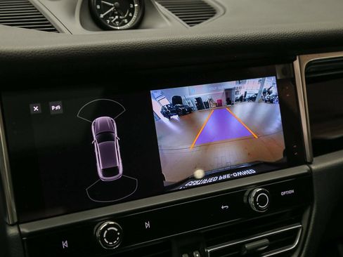 Certified 2022 Porsche Macan S AWD/4WD image 29