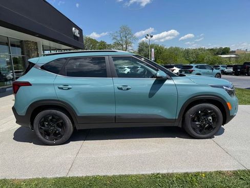 New 2026 Kia Seltos EX FWD image 4