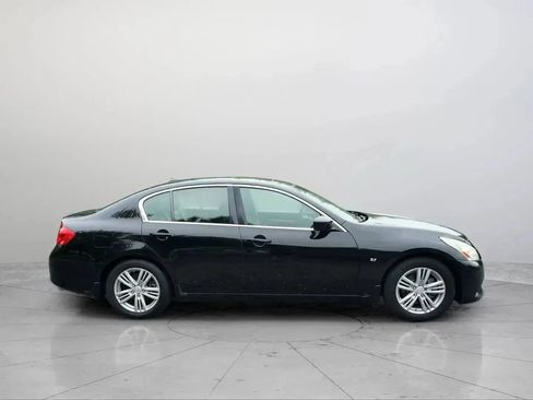 Used 2015 INFINITI Q40 w/ Moonroof Package image 4