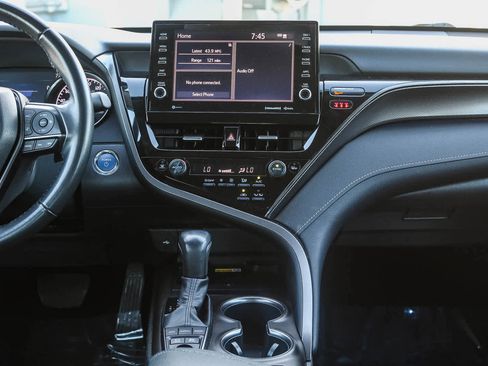 Used 2023 Toyota Camry XSE image 11