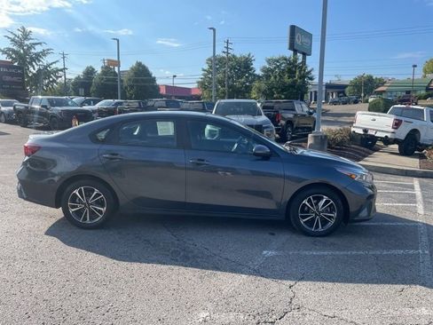 Used 2023 Kia Forte LXS w/ LXS Technology Package image 5