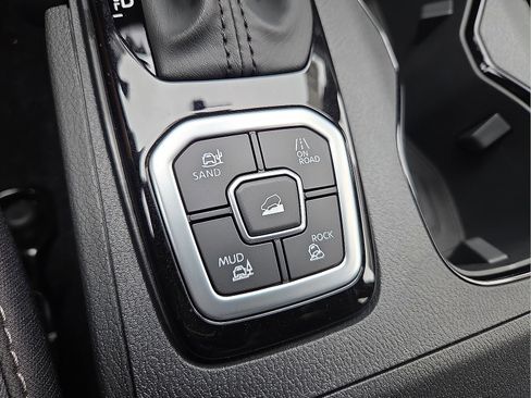 New 2026 Nissan Frontier SV w/ All-Weather Content Package image 20