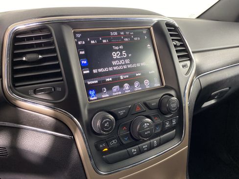 Used 2015 Jeep Grand Cherokee Limited AWD/4WD image 28