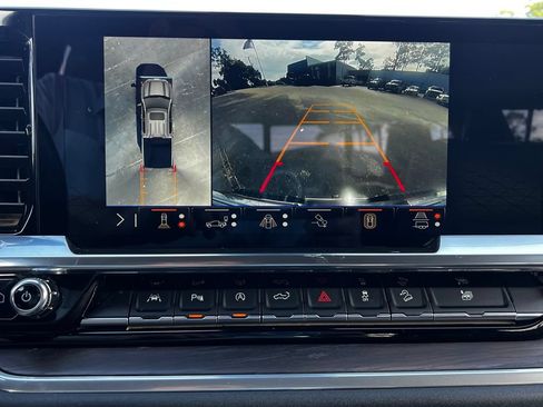 Used 2025 GMC Sierra 1500 SLT w/ SLT Premium Plus Package AWD/4WD image 42