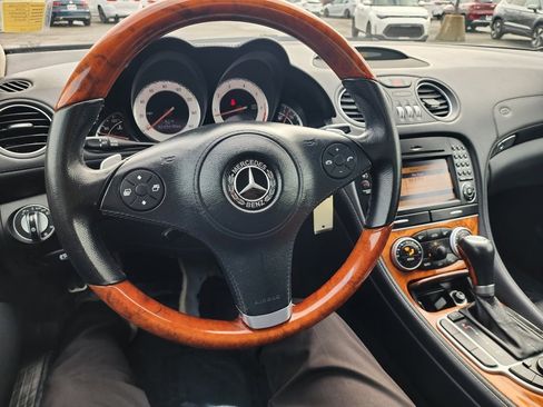Used 2009 Mercedes-Benz SL 550 image 9